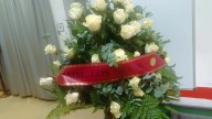 Los Reyes envían rosas blancas para Lambán y un telegrama de pésame para su familia