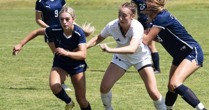 'Magic bullet:' Gage's goal lifts Community School girls soccer in opener