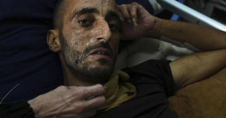 Photos of displaced people in Gaza battling stifling heat amid food and water shortages