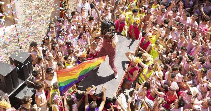 El Much de Sineu, en directo: arranca la fiesta más rosa y gamberra de Mallorca