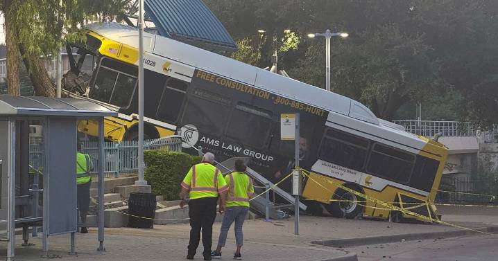 5 injured, including driver after DART bus crashes near light rail station in Dallas, officials say