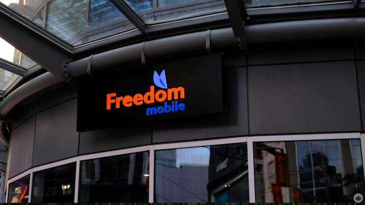 Freedom Mobile anniversary deal gets iPhone 16 users a Beats Pill