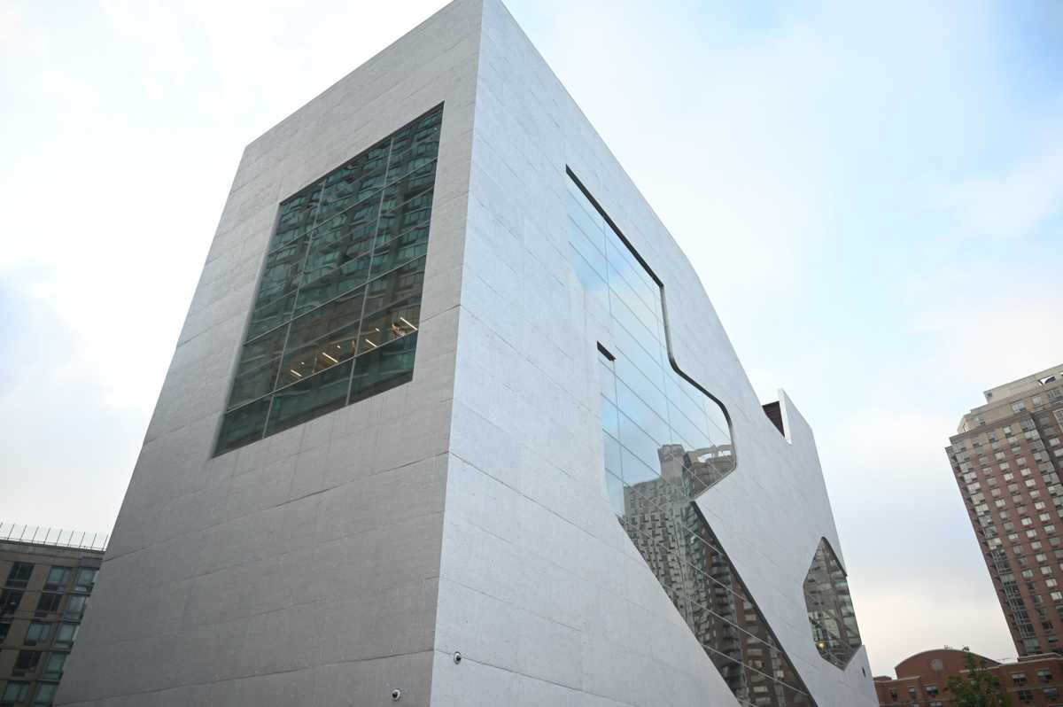 Seven-day service extended to five Queens libraries as part of city budget expansion
