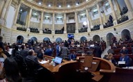 Primer mes de Legislatura a media máquina
