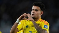 Todos quieren la de Luis Díaz: estrella mundial es viral por posar con la camiseta de la Selección Colombia