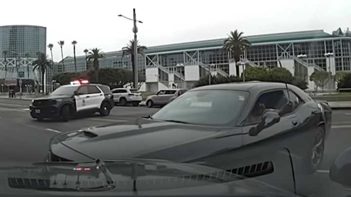 BWC: Suspect waves machete in traffic, hits LAPD cruisers, then charges at officers before fatal OIS