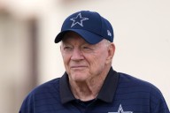 Report: Jerry Jones fought stage 4 cancer battle for over decade
