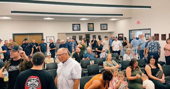 Lebanon Fire District celebrates Ken Savage's retirement milestone