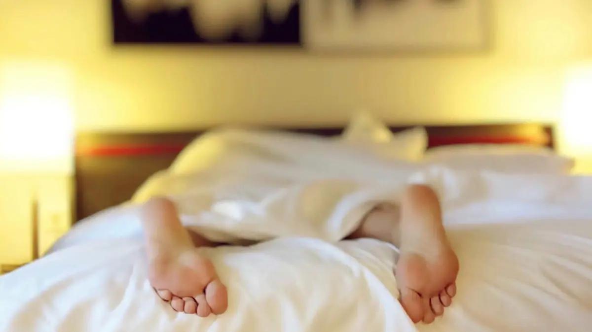 ¿Y Dios sí ayuda al que duerme bien? Este es el verdadero origen de “El que madruga, Dios lo ayuda”