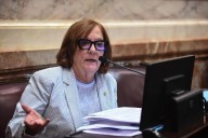 La oposición unida impulsa una ley para ponerles límite a los DNU de Milei