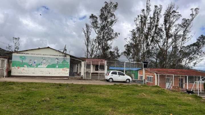 Escuela rural de Ciénega busca recursos para construir un parque infantil que beneficiaría a más de 20 niños