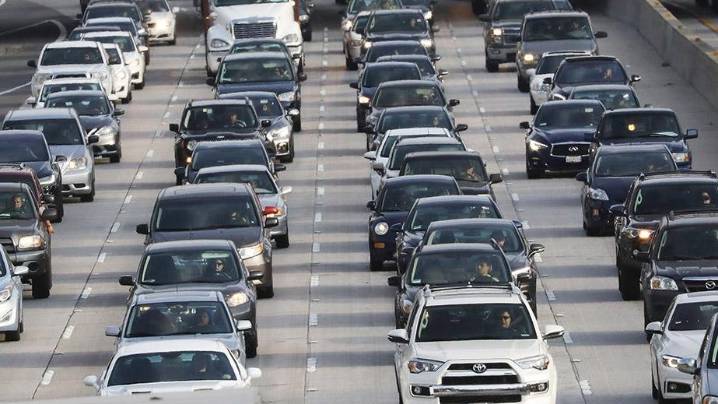 Environmental lawyers seek loopholes in GOP's auto regulation teardown