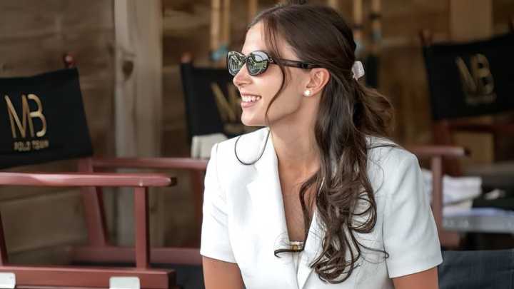 ¡No es Kate Middleton! Ella es la princesa más elegante del mundo que ha causado sensación por sus sandalias Hermès