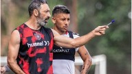 Chacarita llega al duelo con Colón en medio de rumores sobre el futuro de Azconzábal