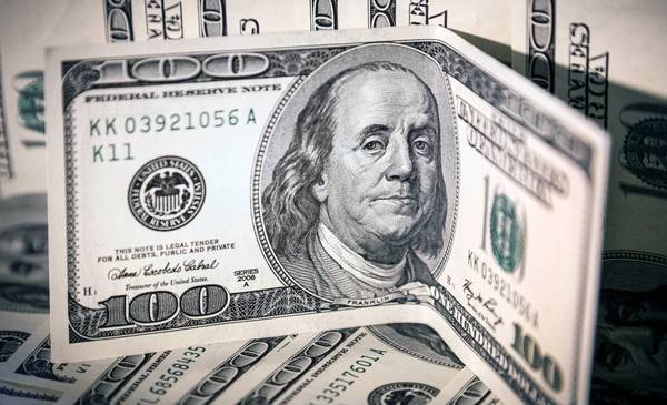 A cuánto cotizan el dólar oficial y el blue este lunes tras la semana corta