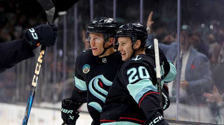 Seattle Kraken, defenseman Ryker Evans agree to extension