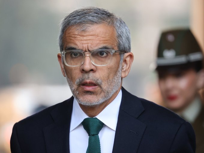 Ministro Cordero acusa "una demora excesiva en el Senado" del proyecto de ley de seguridad municipal