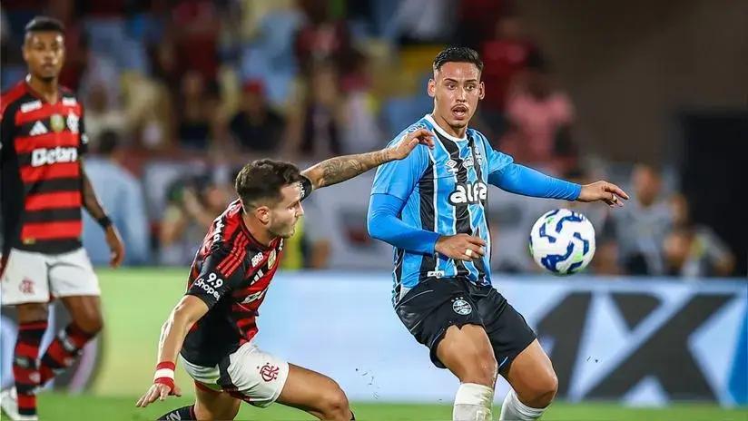 Brasil se rinde ante Erick Noriega: prensa lo calificó con 8 puntos en su debut soñado con Gremio