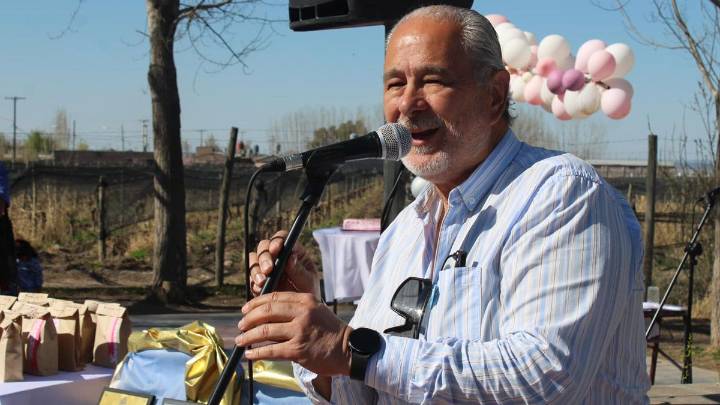 El intendente de San Carlos recibió dinero para obras, 4 días después de sumarse al oficialismo