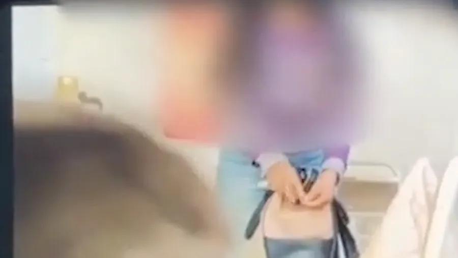 Alumnas de un profesorado de Victoria colocaron una cámara oculta y descubrieron a la profesora robando