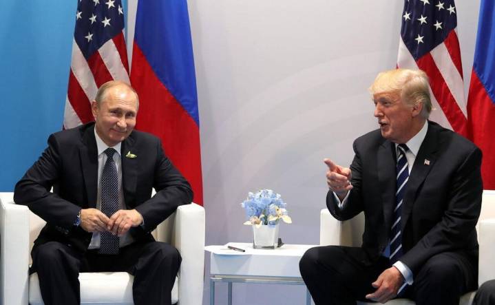 Anuncian reunión entre Putin y Trump en Alaska