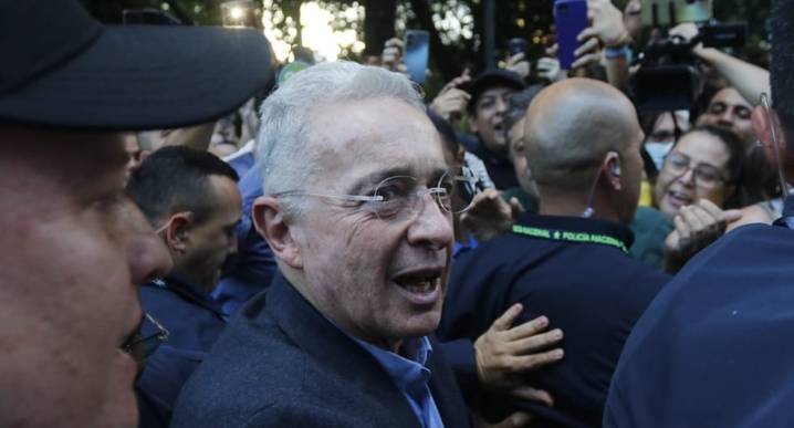 Álvaro Uribe | Colombia: El expresidente hace mitin electoral en su primer acto público tras quedar en libertad | Sabaneta | Medellín | Gustavo Petro | Centro Democrático | Miguel Uribe Turbay | Últim