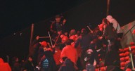 “No salté yo, a mí me botaron”: habla hincha que cayó desde galería en partido entre la U e Independiente