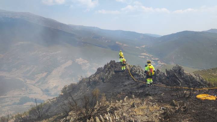 Castilla y León despierta con 15 incendios activos, cinco graves