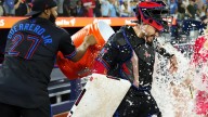Alejandro Kirk lidera remontada de los Azulejos ante Rangers con jonrón clave