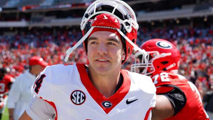 UGA football's Gunner Stockton cuddles cats and dogs for humane society