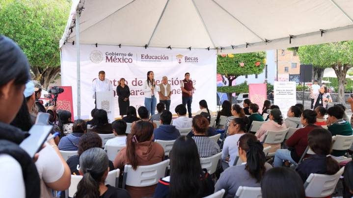 Gobierno de Tlaquepaque instaló dos módulos para becas del Bienestar