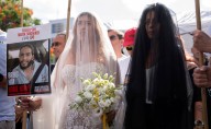 “Te amo, lucharé por ti”; Ilana Gritzewsky celebra boda simbólica mientras su pareja sigue cautivo en Gaza