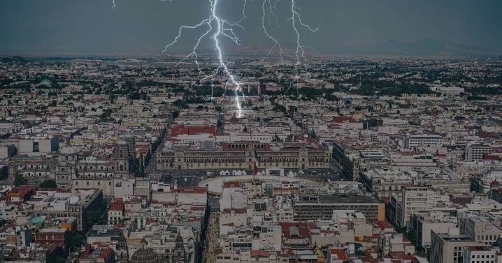 Tormenta en el Valle de México: Rayo detectado en la CDMX activa alarmas sísmicas