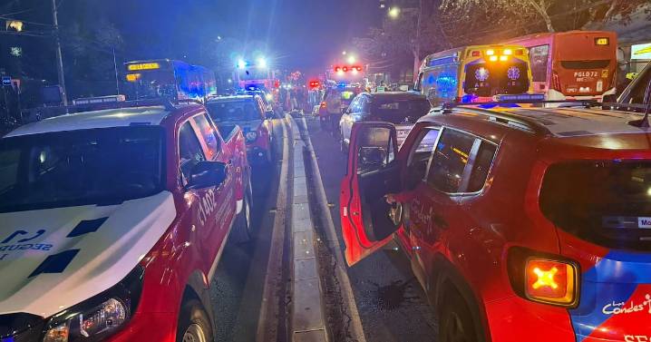 Persecución policial termina con violento choque frontal en Av. Las Condes: dos sujetos fueron detenidos