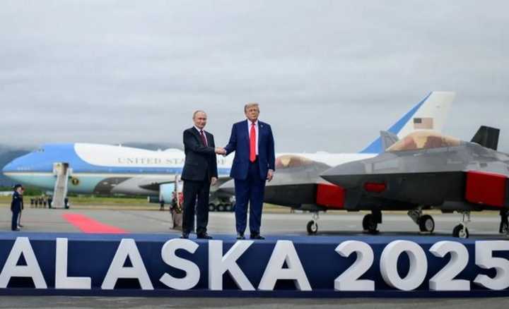 Comenzó la reunión entre Putin y Trump por la paz