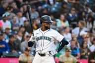 Mariners’ Robles throws bat at pitcher in minor league game