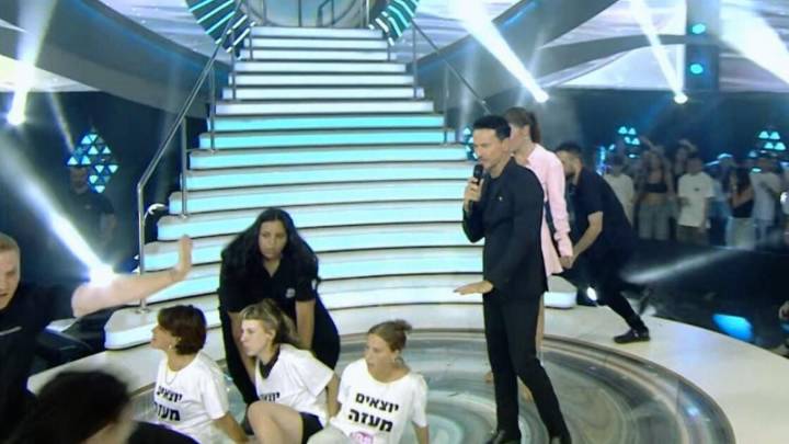 Un grupo de activistas se cuela en el plató de 'Gran Hermano' Israel para denunciar el genocidio en Gaza
