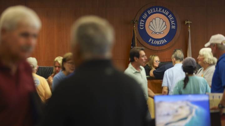 Pinellas urges residents to sign beach renourishment agreements