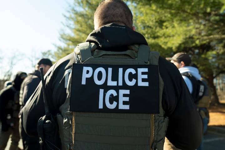 ICE arrests Guatemalan workers heading to harvest berries near Woodburn, advocate group says