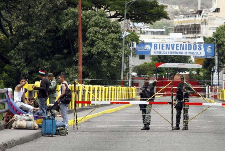 Maduro multiplica tropas en la frontera mientras Trump envía más buques al Caribe