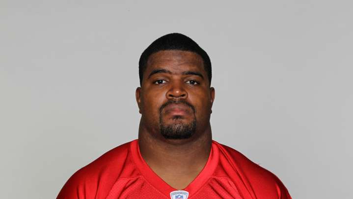 South Carolina football assistant Travian Robertson hospitalized after car crash