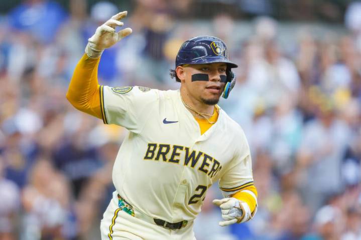 Cerveceros arrollan 12-5 a Piratas y extienden su racha ganadora a 12 juegos – Chicago Tribune