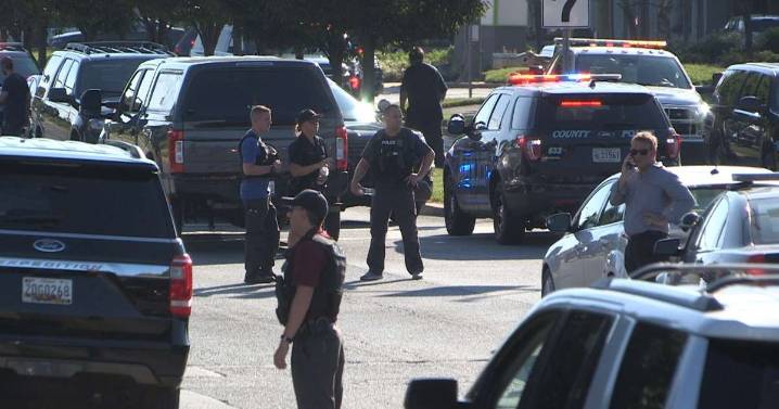 Cinco soldados heridos y una persona detenida tras el tiroteo en una base militar en EEUU