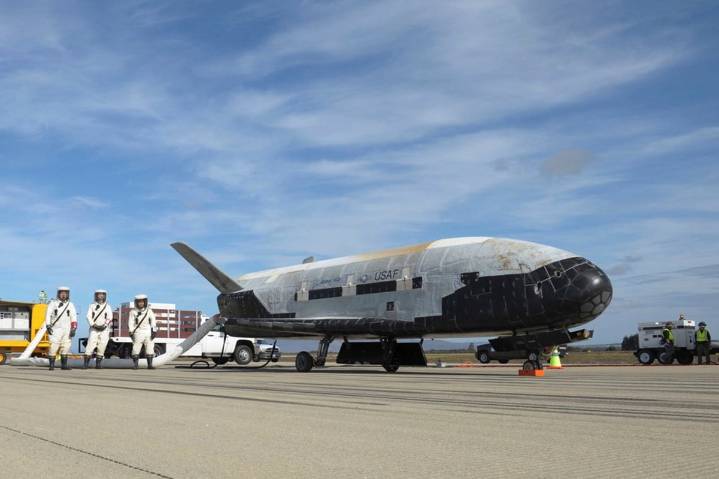 SpaceX lanza un dron militar secreto de EU; el X-37B fue diseñado por una filial de Boeing