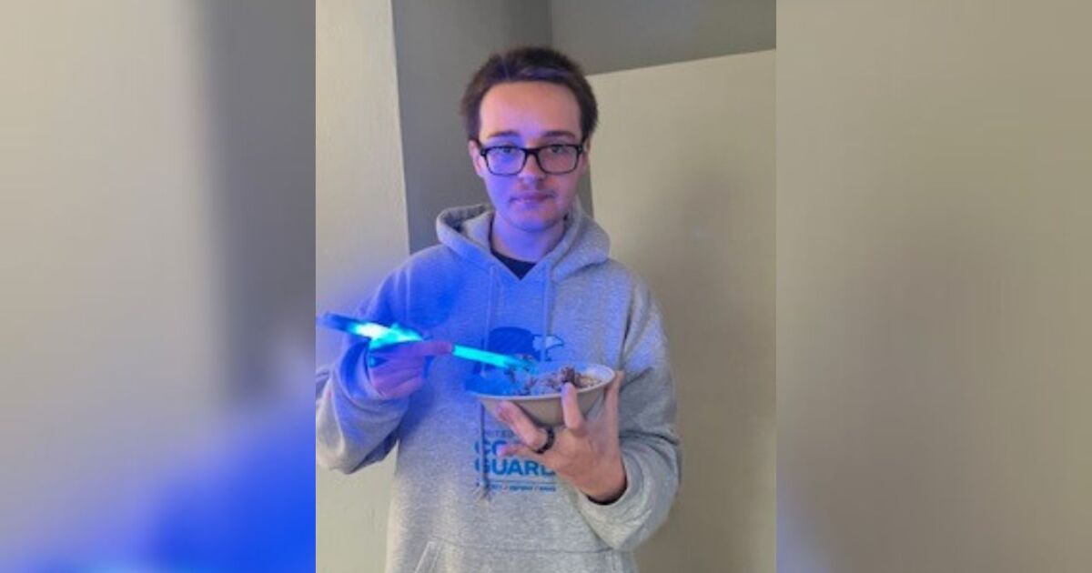 Chesapeake police looking for missing, endangered 18