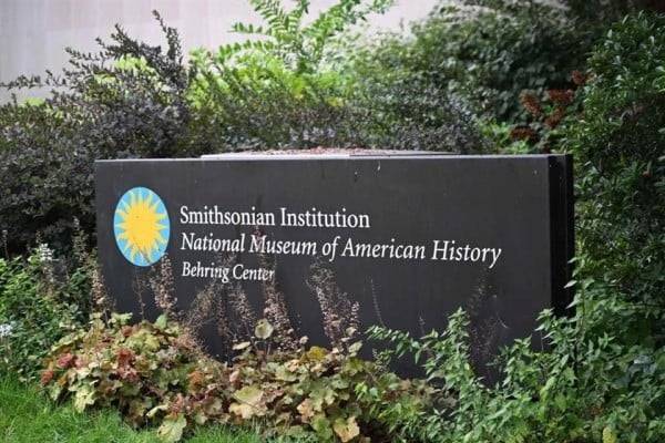 Pide Trump investigar contenido 'woke' en museos