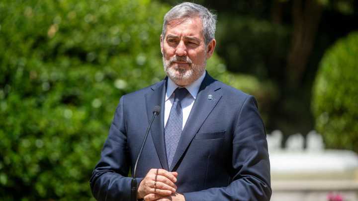 Clavijo ve "cierta improvisación" en el reparto de menores migrantes