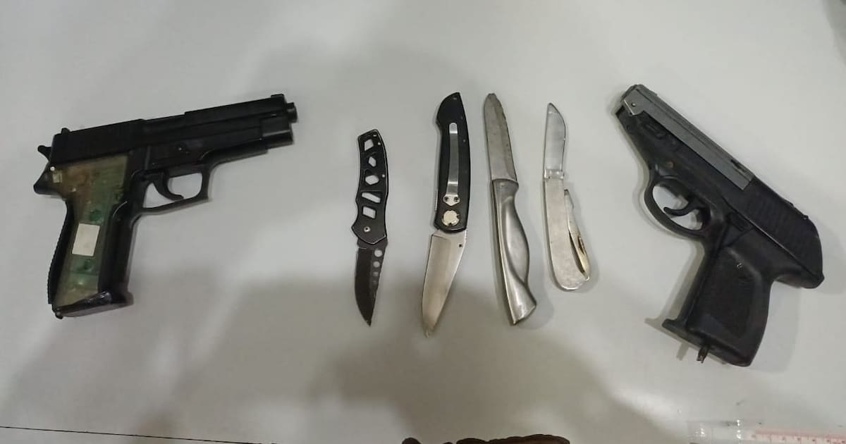 Detienen a cuatro con armas blancas y pistolas de postas en Mexicali
