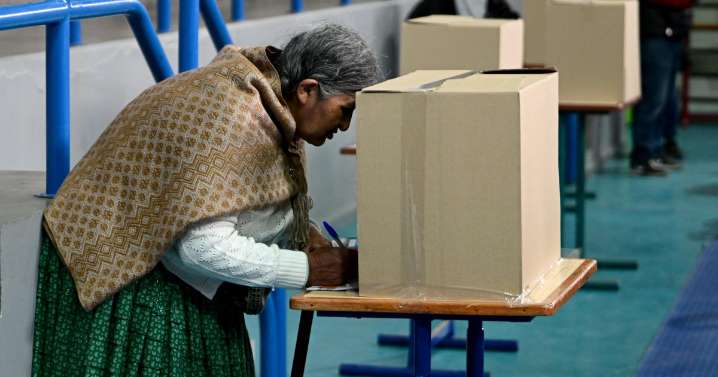 Inicia la jornada de votación en Bolivia para elegir un nuevo presidente tras 20 años de socialismo