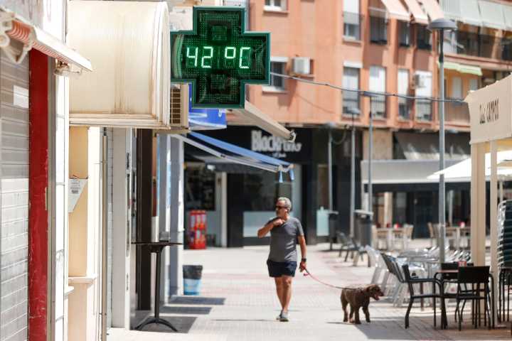 Alicante, en alerta roja por calor extremo y máximas de hasta 42 grados